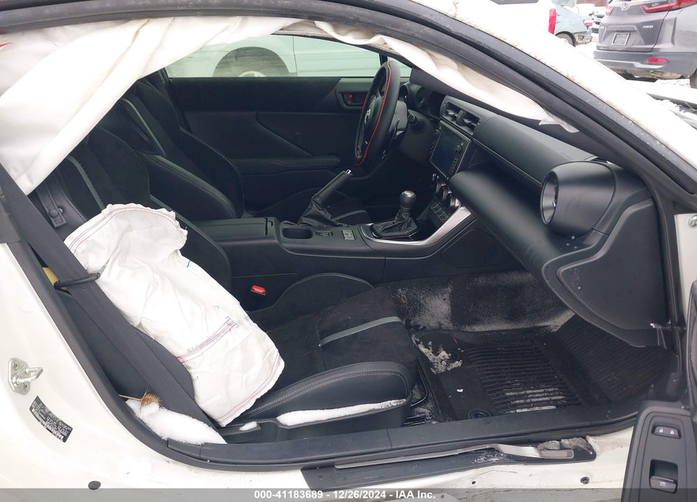 2024 TOYOTA GR86 PREMIUM VIN: JF1ZNBE14R8753136