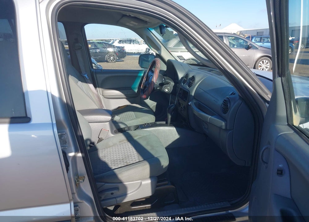 2005 JEEP LIBERTY SPORT VIN: 1J4GK48K75W694562