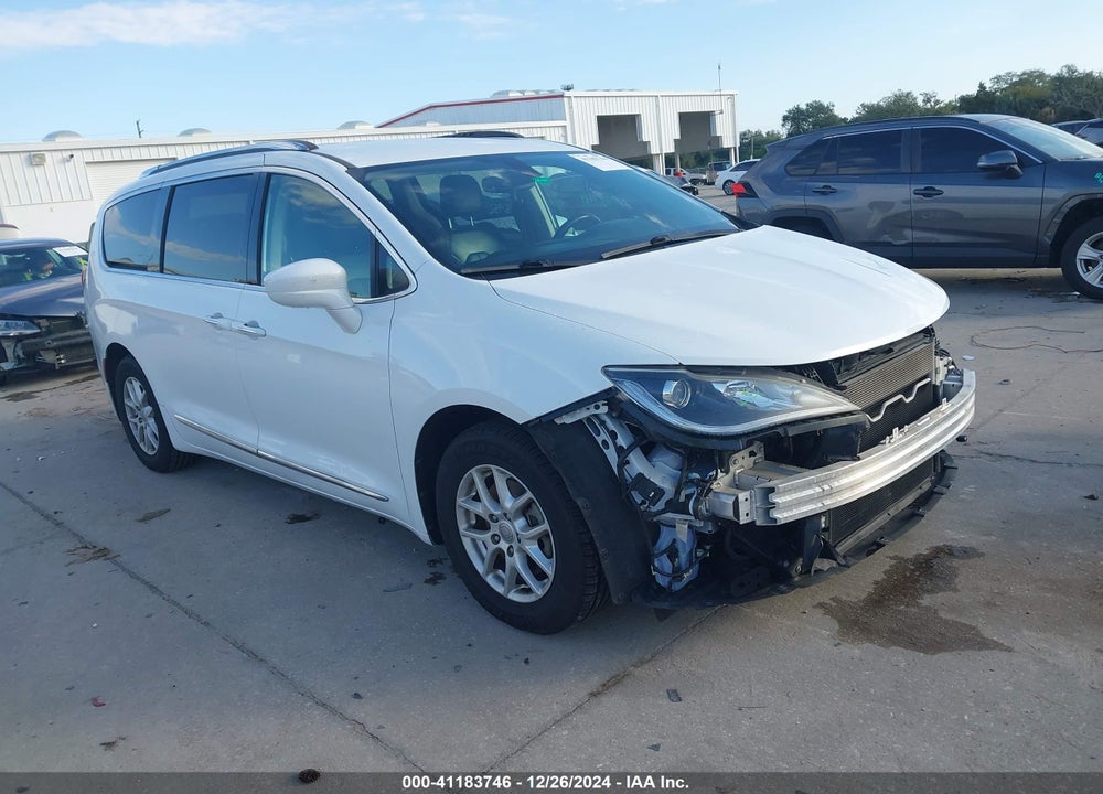 2020 CHRYSLER PACIFICA TOURING L VIN: 2C4RC1BG5LR182898