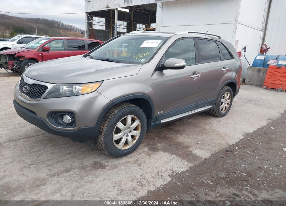 2013 KIA SORENTO LX VIN: 5XYKTCA61DG349298