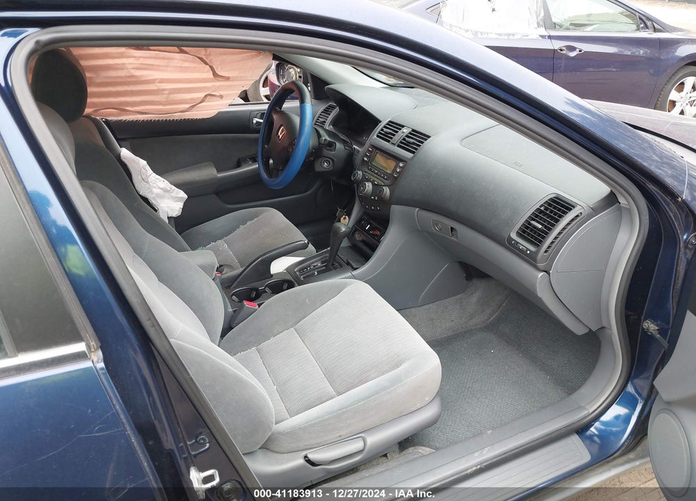 2005 HONDA ACCORD 2.4 LX VIN: 1HGCM56475A051099