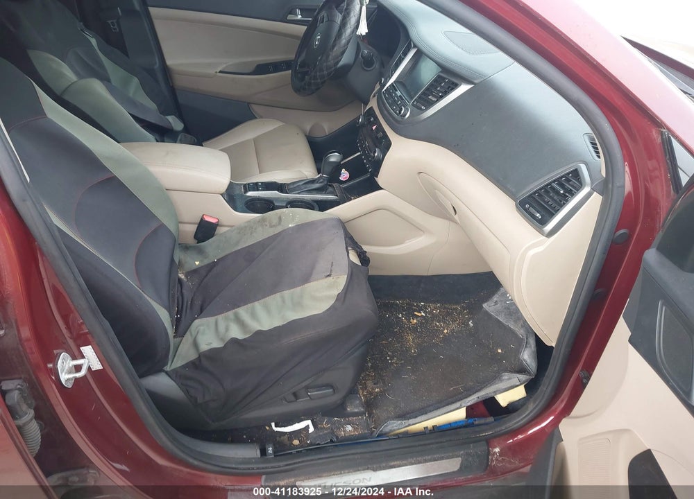 2016 HYUNDAI TUCSON LIMITED VIN: KM8J33A22GU142426