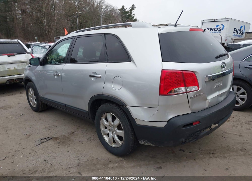 2013 KIA SORENTO LX V6 VIN: 5XYKTDA2XDG410912