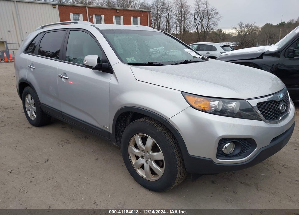2013 KIA SORENTO LX V6 VIN: 5XYKTDA2XDG410912