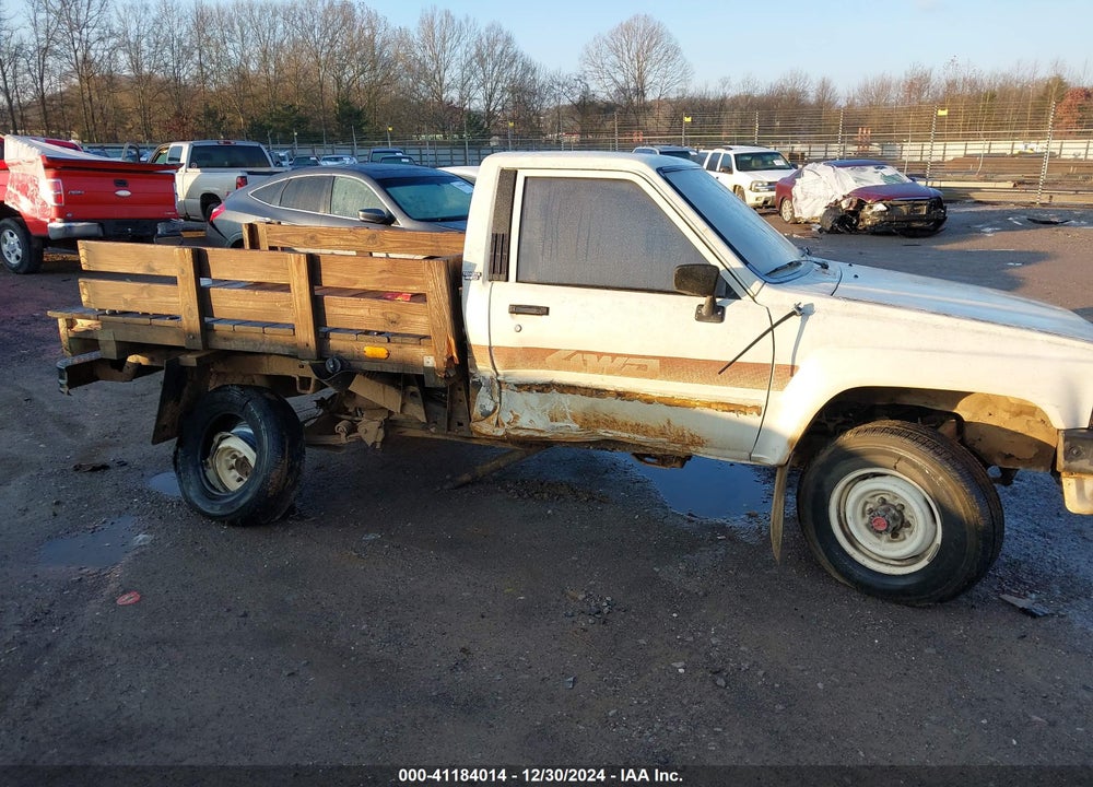 1986 TOYOTA PICKUP RN63 STD VIN: JT4RN63R3G0085738
