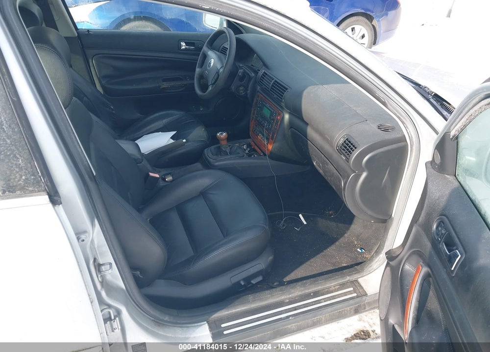 2002 VOLKSWAGEN PASSAT GLX VIN: WVWRH63B42P340732