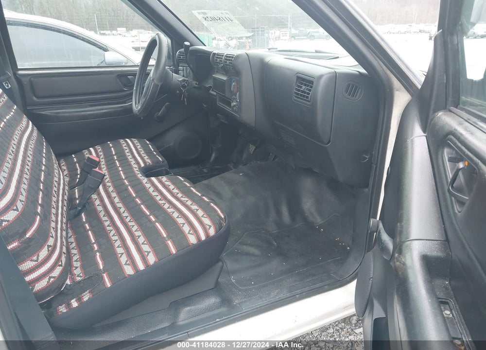 1994 CHEVROLET S TRUCK S10 VIN: 1GCCS1446R8241702