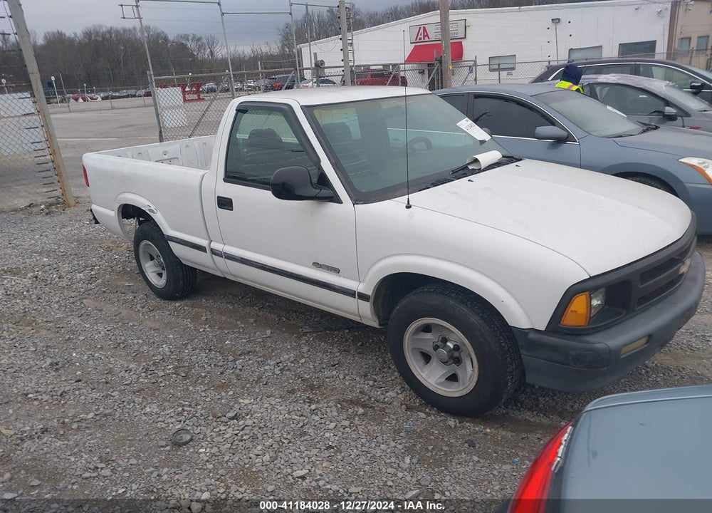 1994 CHEVROLET S TRUCK S10 VIN: 1GCCS1446R8241702
