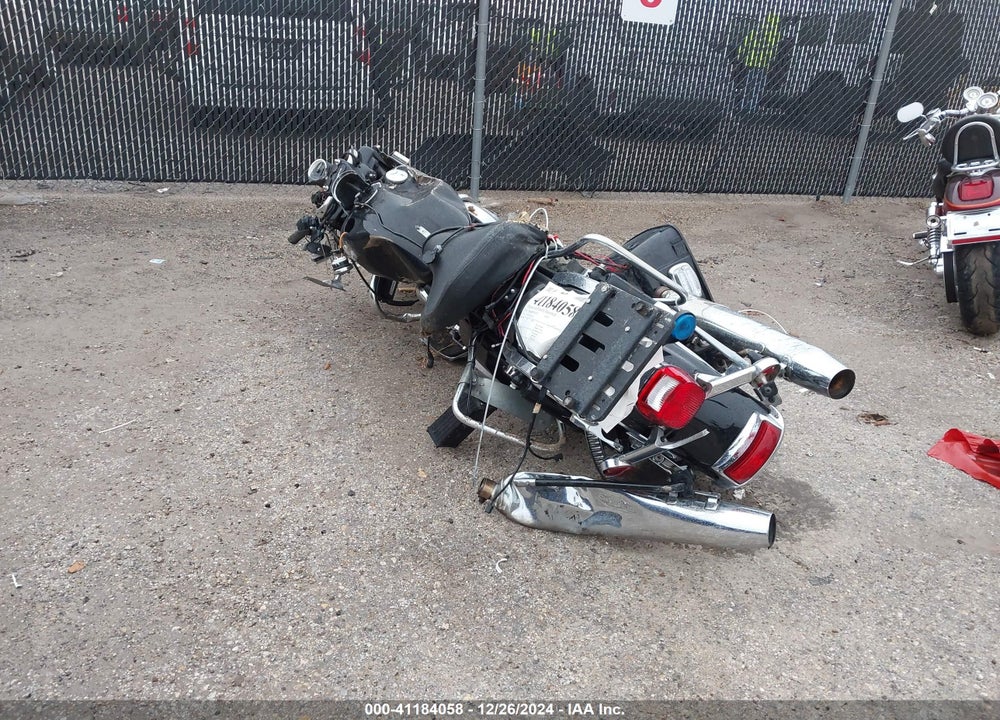 2014 HARLEY-DAVIDSON FLHP POLICE ROAD KING VIN: 1HD1FHM16EB621418