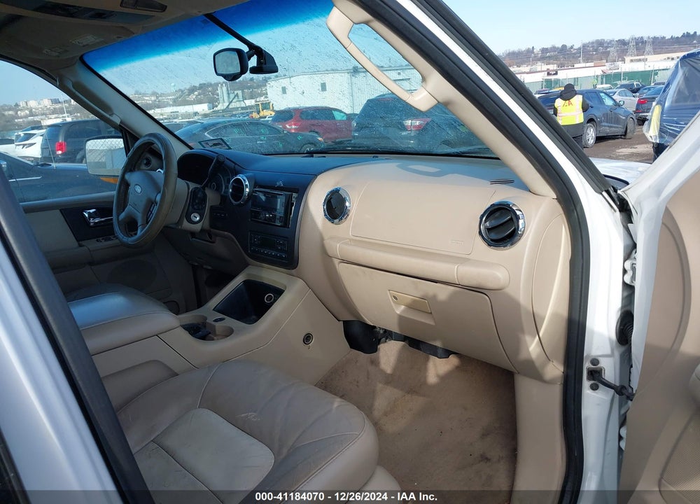 2005 FORD EXPEDITION EDDIE BAUER/KING RANCH VIN: 1FMFU175X5LA24975