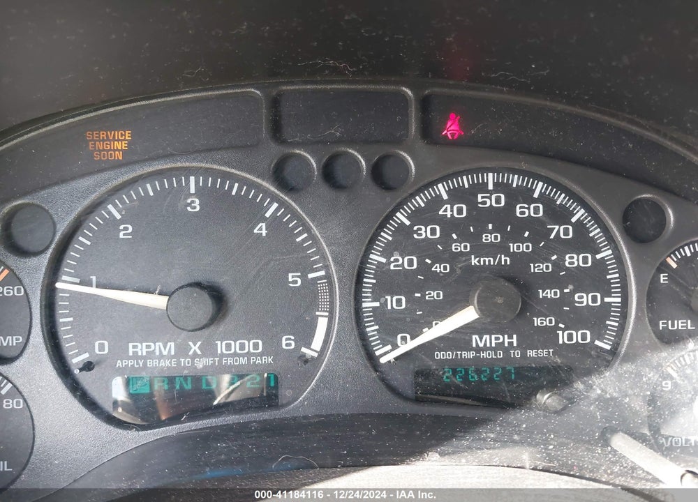 2002 CHEVROLET BLAZER LS VIN: 1GNCS13W22K106123