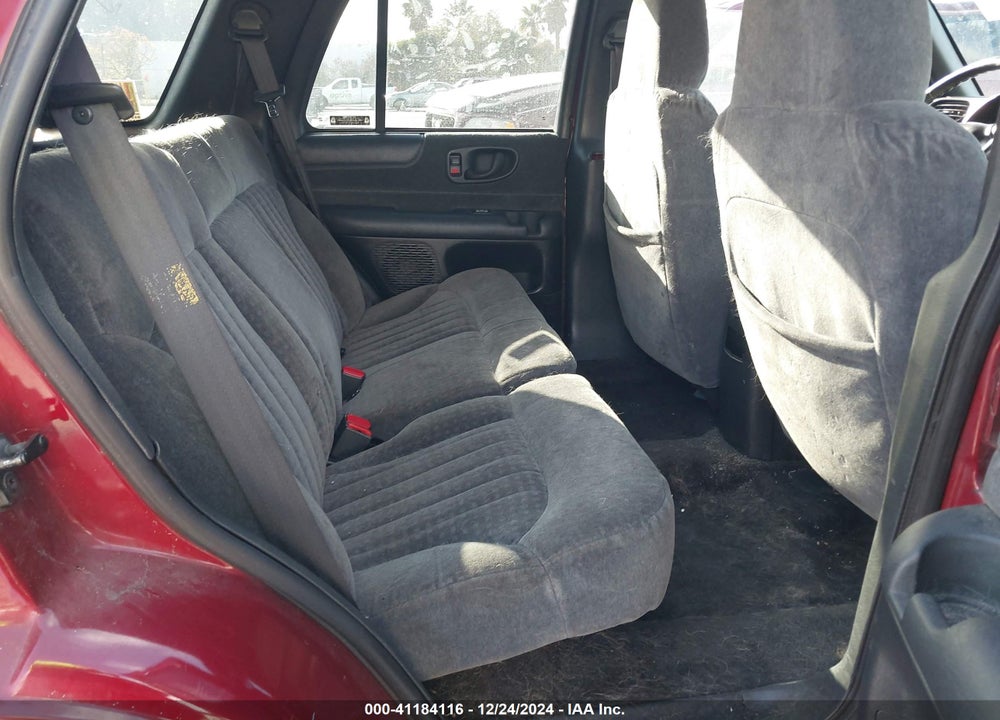 2002 CHEVROLET BLAZER LS VIN: 1GNCS13W22K106123
