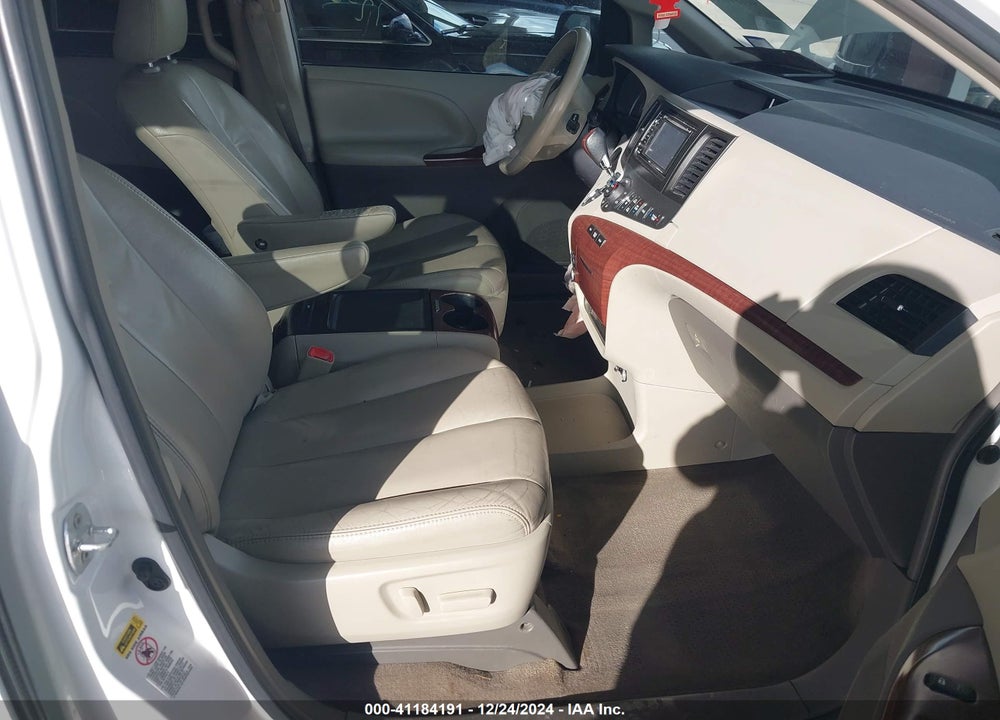 2014 TOYOTA SIENNA XLE LIMITED VIN: 5TDYK3DC4ES439032
