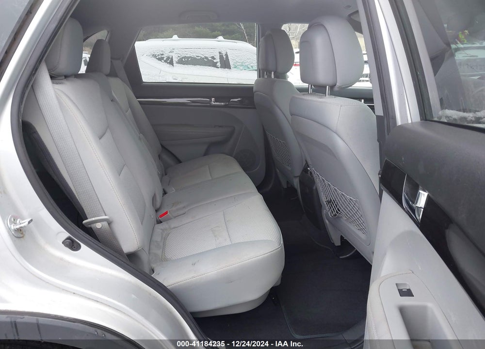 2013 KIA SORENTO LX V6 VIN: 5XYKT4A28DG391762