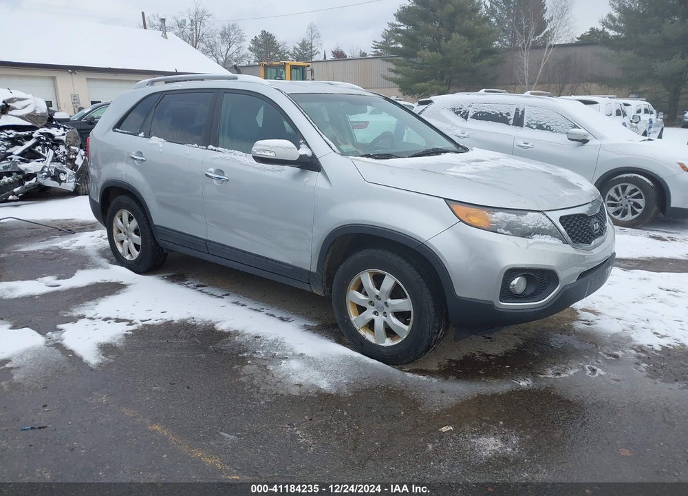 2013 KIA SORENTO LX V6 VIN: 5XYKT4A28DG391762
