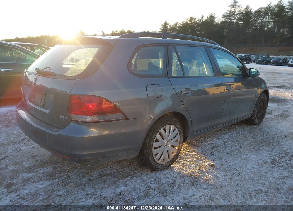 2011 VOLKSWAGEN JETTA SPORTWAGEN 2.5L S VIN: 3VWKZ7AJ6BM668476