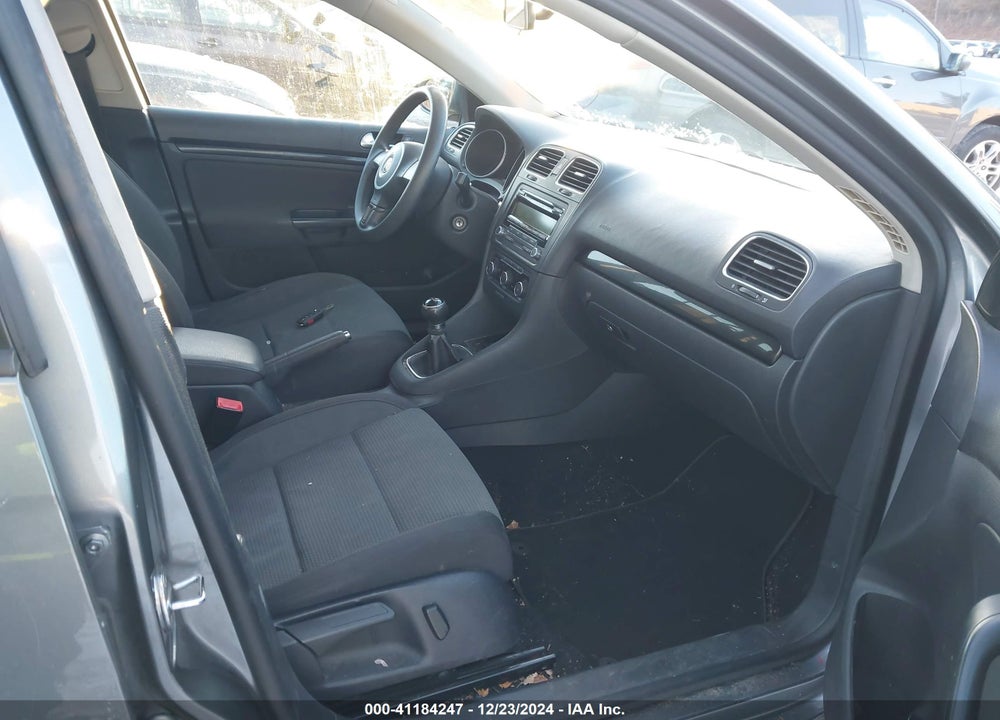 2011 VOLKSWAGEN JETTA SPORTWAGEN 2.5L S VIN: 3VWKZ7AJ6BM668476