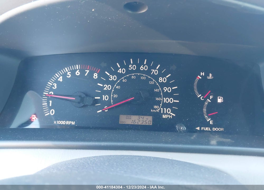 2005 TOYOTA COROLLA LE VIN: 1NXBR32EX5Z396653