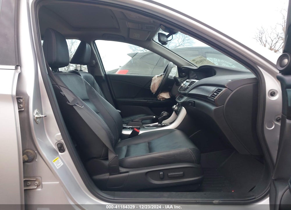 2015 HONDA ACCORD EX-L V-6 VIN: 1HGCR3F83FA033001