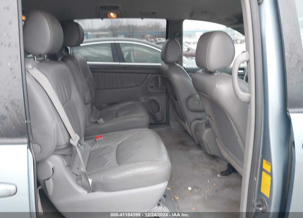 2008 TOYOTA SIENNA XLE VIN: 5TDZK22CX8S151389