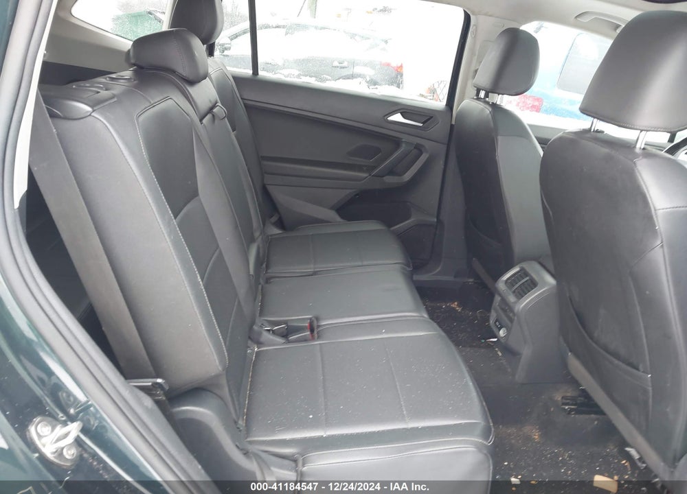 2019 VOLKSWAGEN TIGUAN VIN: 3VV2B7AX4KM127620