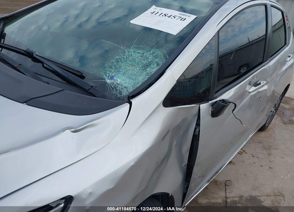 2016 HONDA FIT VIN: JHMGK5H75GX025015