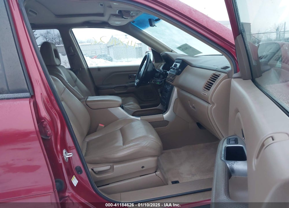 2005 HONDA PILOT EX-L VIN: 5FNYF186X5B019602