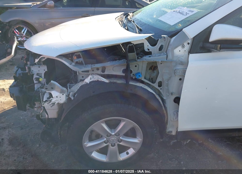 2014 TOYOTA RAV4 XLE VIN: JTMWFREV4EJ022070
