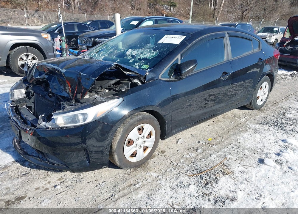 2017 KIA FORTE VIN: 3KPFL4A7XHE061847