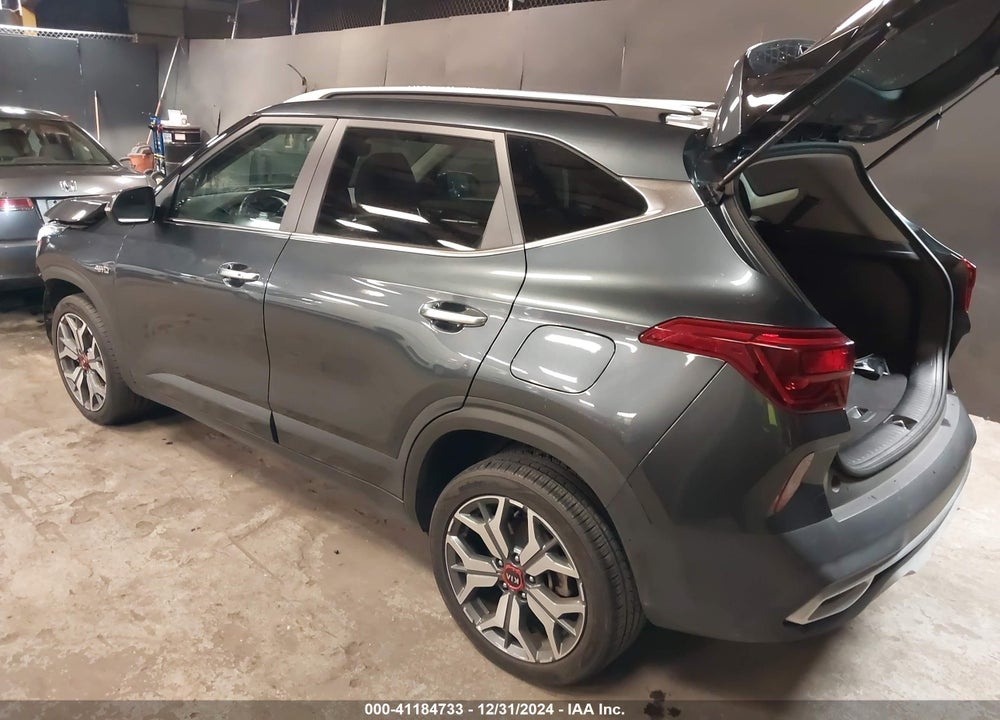 2021 KIA SELTOS VIN: KNDETCA22M7152227