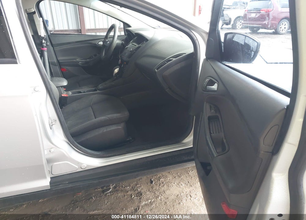 2017 FORD FOCUS VIN: 1FADP3F24HL284076