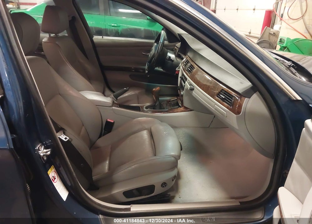 2006 BMW 330 VIN: WBAVD33586KL52515