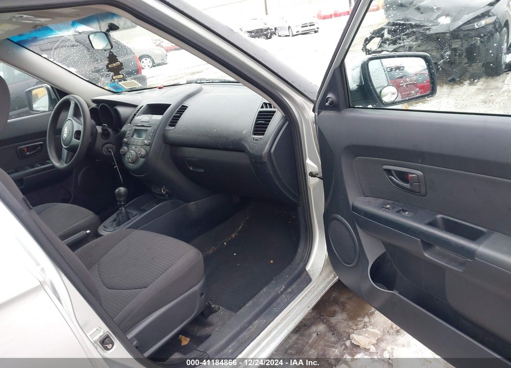 2011 KIA SOUL VIN: KNDJT2A15B7715185