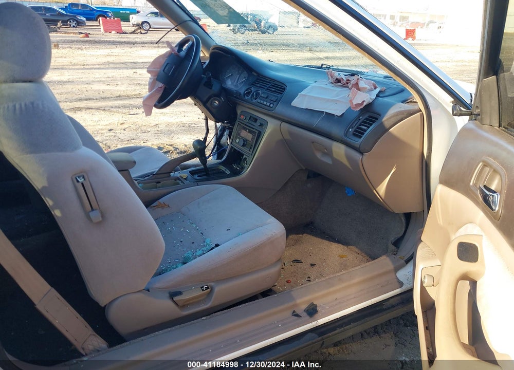 1994 HONDA ACCORD DX VIN: 1HGCD7225RA013179