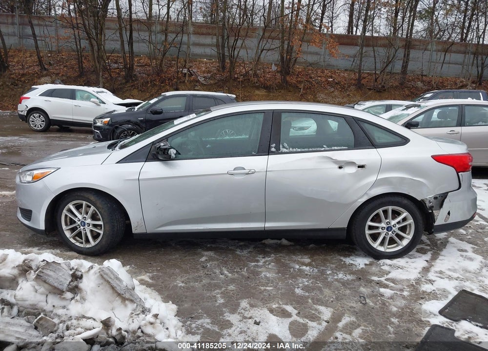 2016 FORD FOCUS SE VIN: 1FADP3F24GL377405