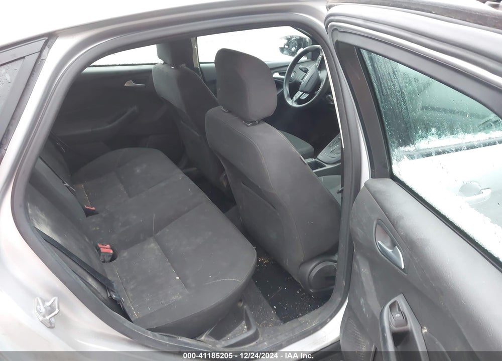 2016 FORD FOCUS SE VIN: 1FADP3F24GL377405