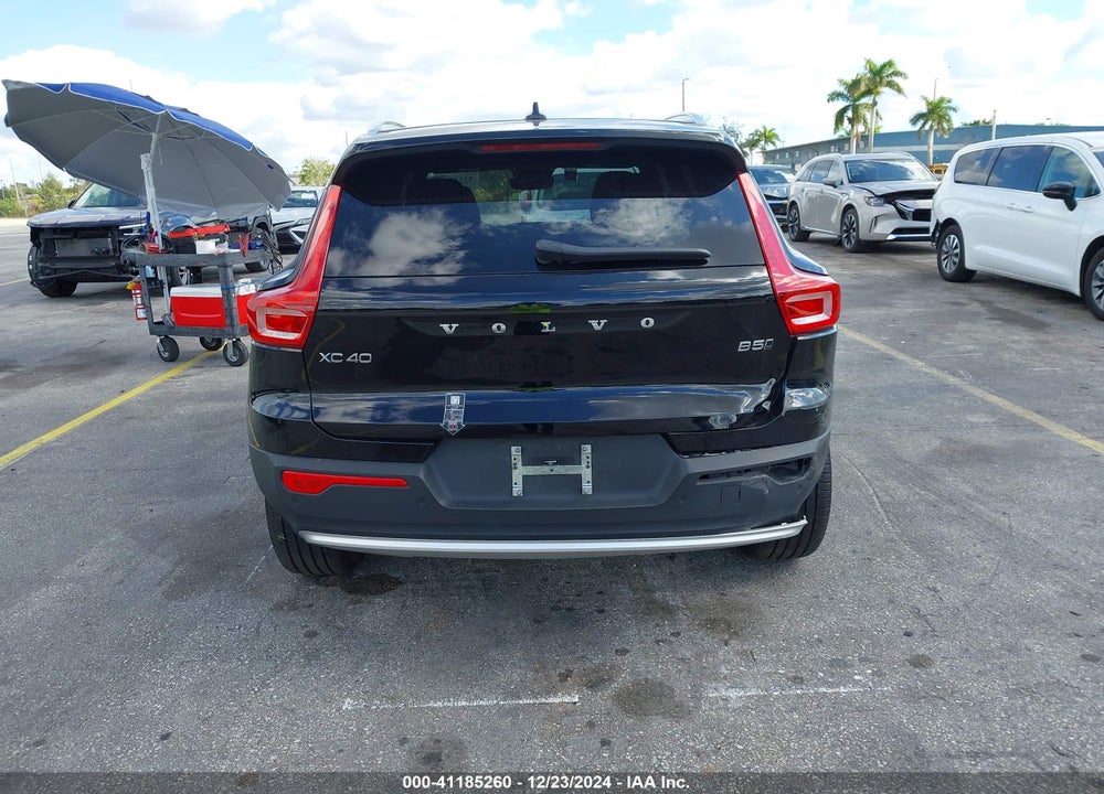 2024 VOLVO XC40 B5 CORE BRIGHT THEME/B5 CORE DARK THEME VIN: YV4L12UK0R2336862