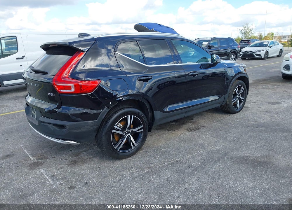 2024 VOLVO XC40 B5 CORE BRIGHT THEME/B5 CORE DARK THEME VIN: YV4L12UK0R2336862