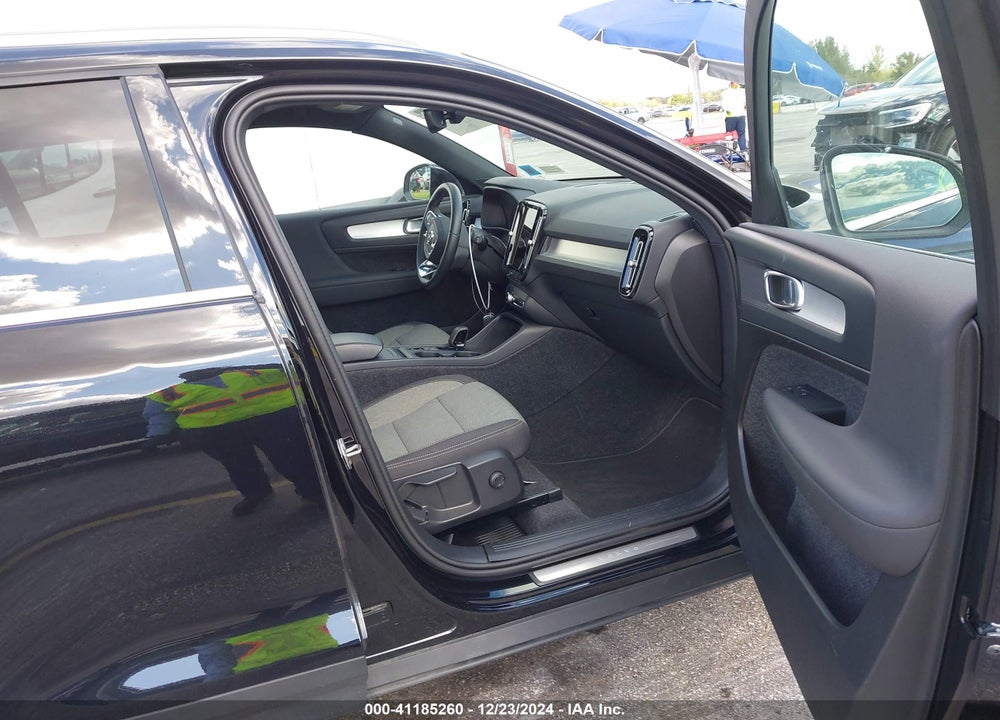 2024 VOLVO XC40 B5 CORE BRIGHT THEME/B5 CORE DARK THEME VIN: YV4L12UK0R2336862