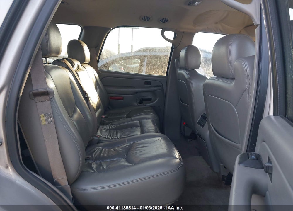2005 CHEVROLET TAHOE VIN: 1GNEC13T55R219636