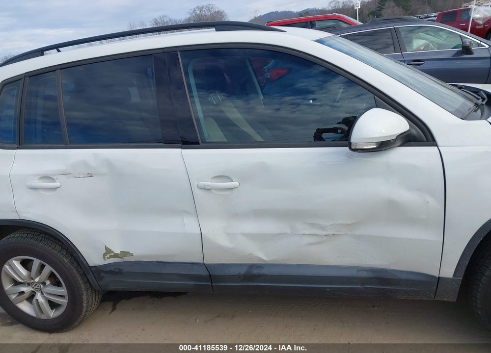 2016 VOLKSWAGEN TIGUAN S VIN: WVGAV7AX1GW601916