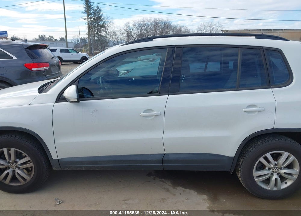2016 VOLKSWAGEN TIGUAN S VIN: WVGAV7AX1GW601916