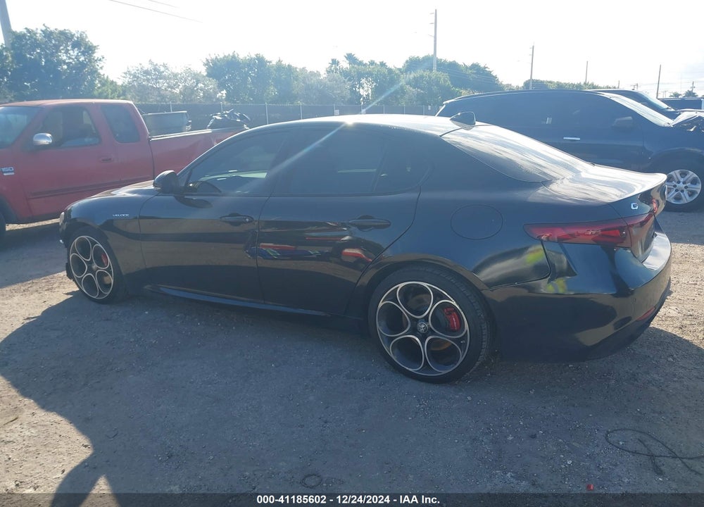 2022 ALFA ROMEO GIULIA VIN: ZARFAMBN3N7666099