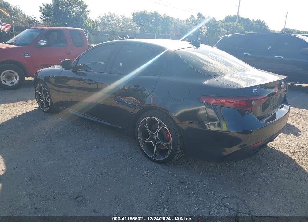 2022 ALFA ROMEO GIULIA VIN: ZARFAMBN3N7666099