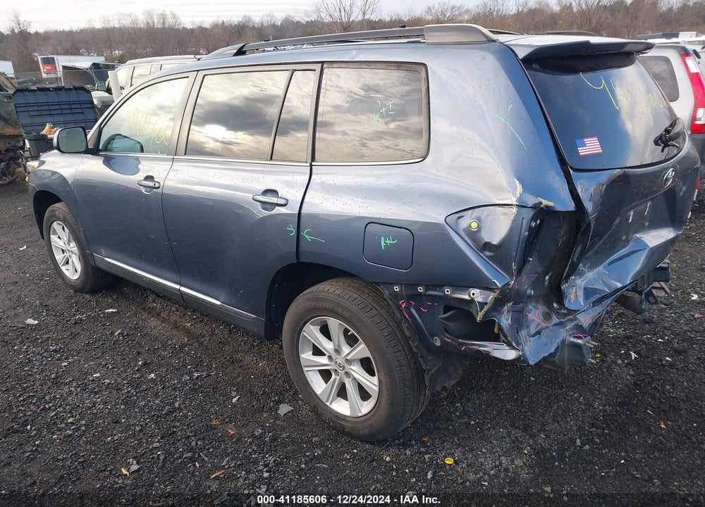 2013 TOYOTA HIGHLANDER BASE PLUS V6 VIN: 5TDBK3EH7DS183712