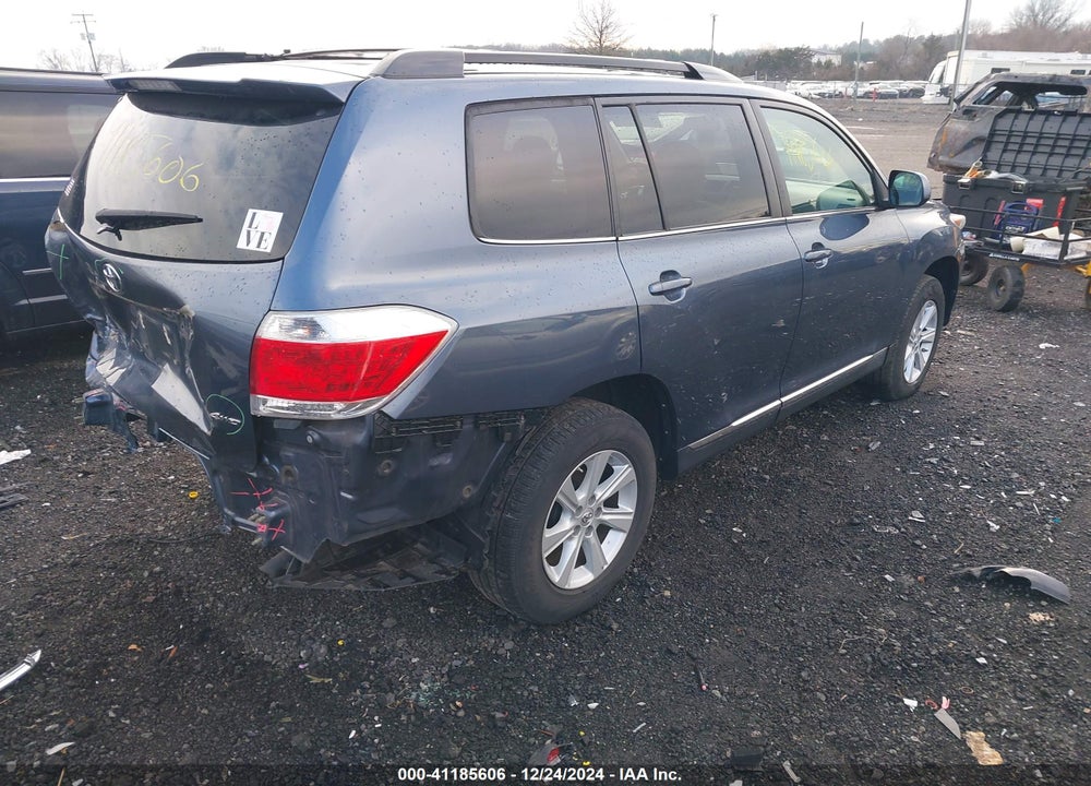 2013 TOYOTA HIGHLANDER BASE PLUS V6 VIN: 5TDBK3EH7DS183712