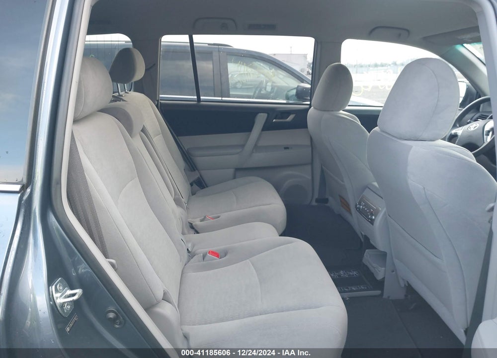 2013 TOYOTA HIGHLANDER BASE PLUS V6 VIN: 5TDBK3EH7DS183712