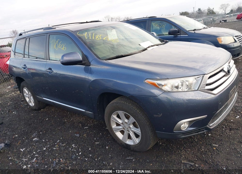 2013 TOYOTA HIGHLANDER BASE PLUS V6 VIN: 5TDBK3EH7DS183712