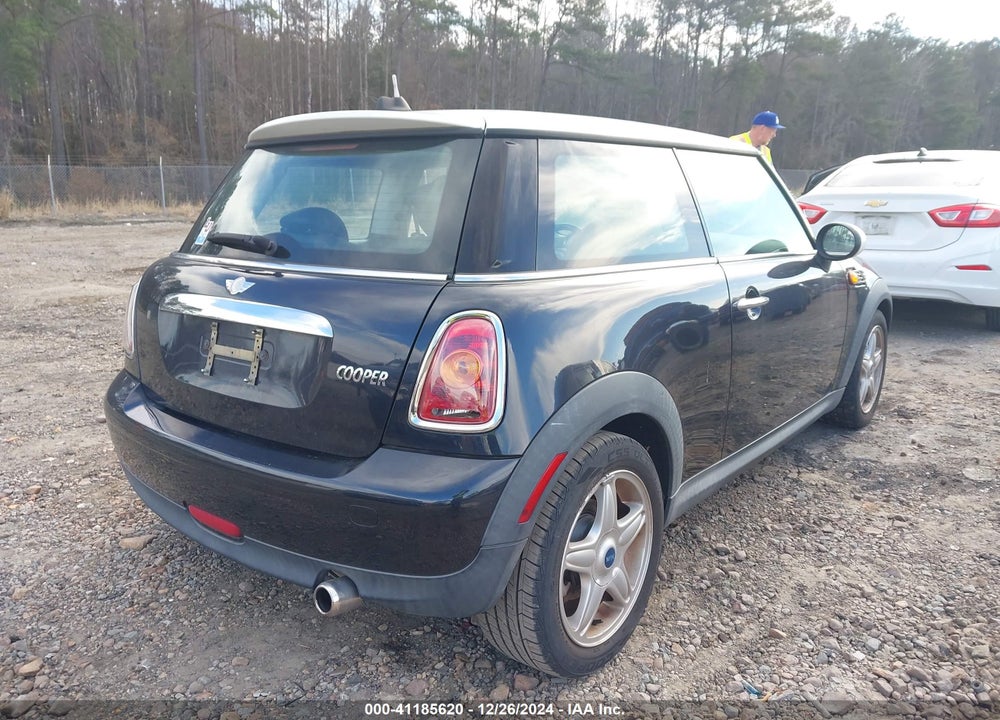 2007 MINI COOPER COS VIN: WMWWF33587TT51348