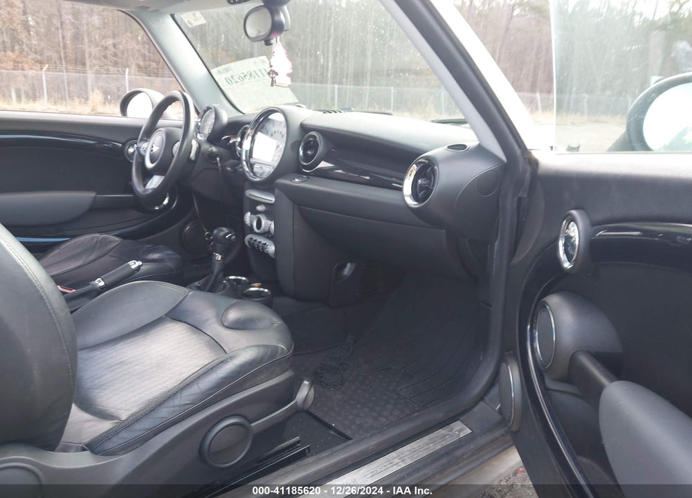 2007 MINI COOPER COS VIN: WMWWF33587TT51348